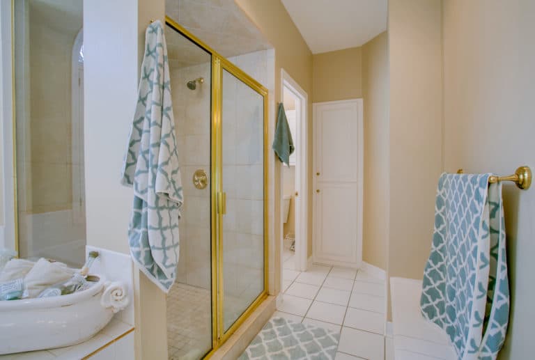 bloomington-bathroom-remodel-before-5
